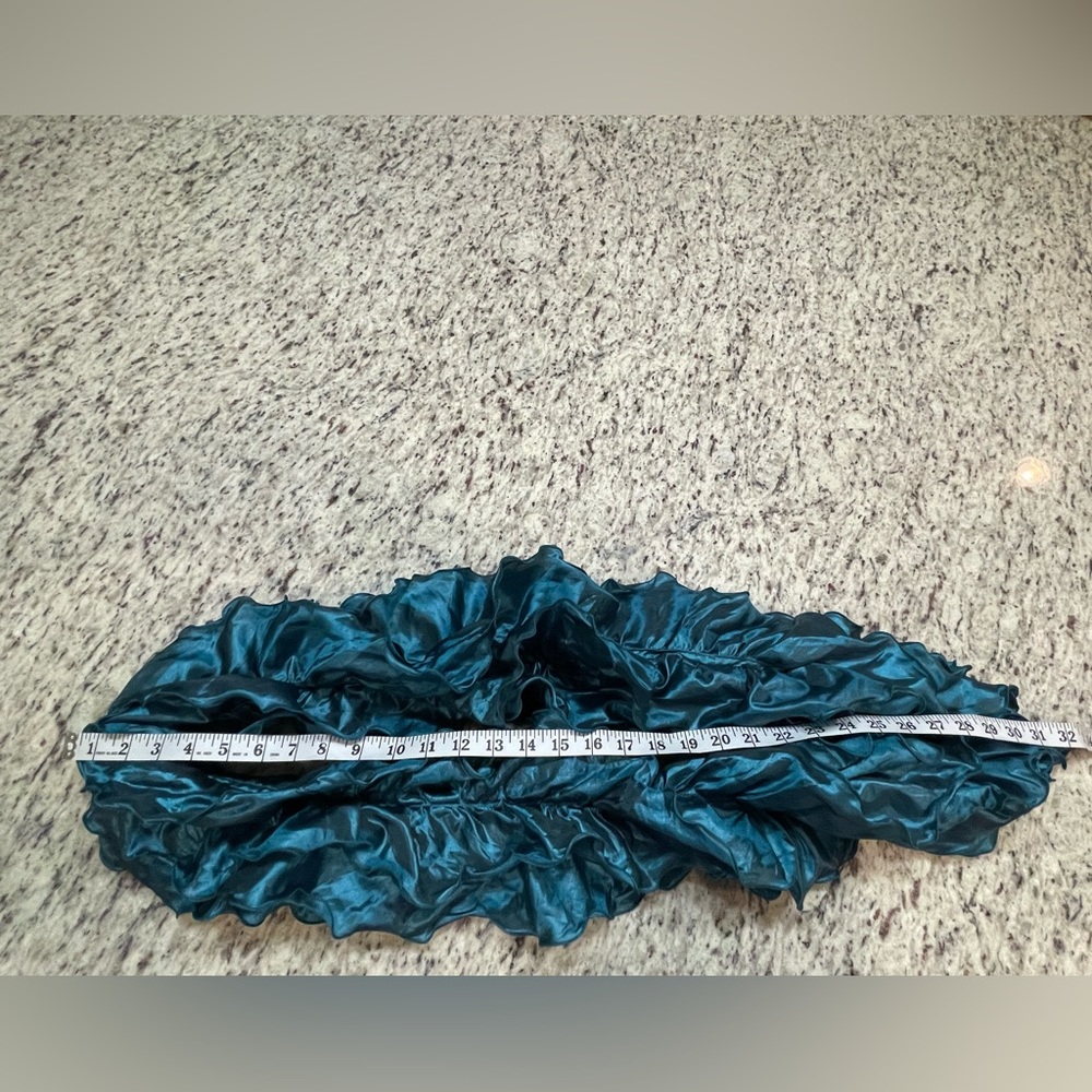 VT LUXE DRESSY SCARF ,Sea Blue,Turquoise. New With Tags. Shiny Beautiful. Formal - Picture 11 of 12